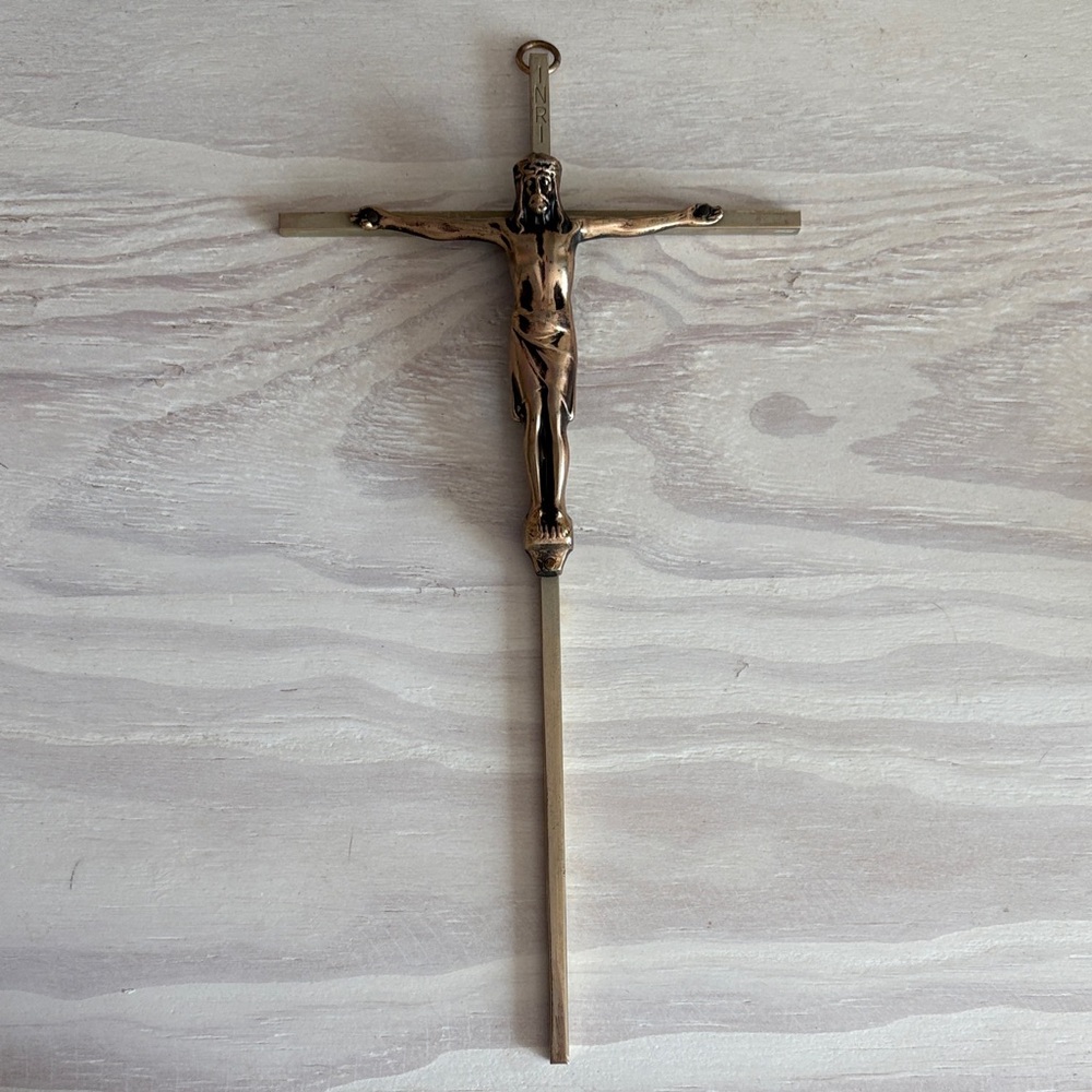 VTG Brass Two-Tone Metal Crucifix Wall Cross with‎ Hanging Hook